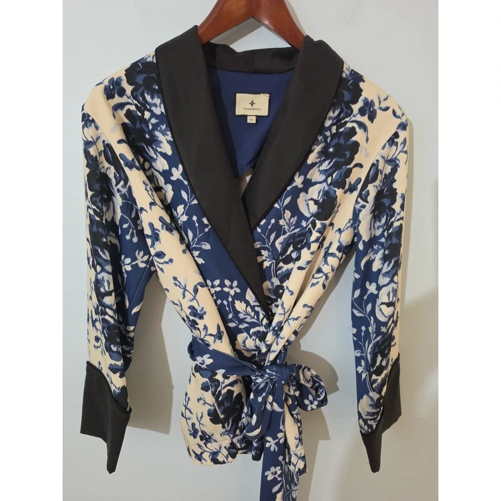 Tuckernuck Blue and Black Floral Satin Wrap Jacket XSmall